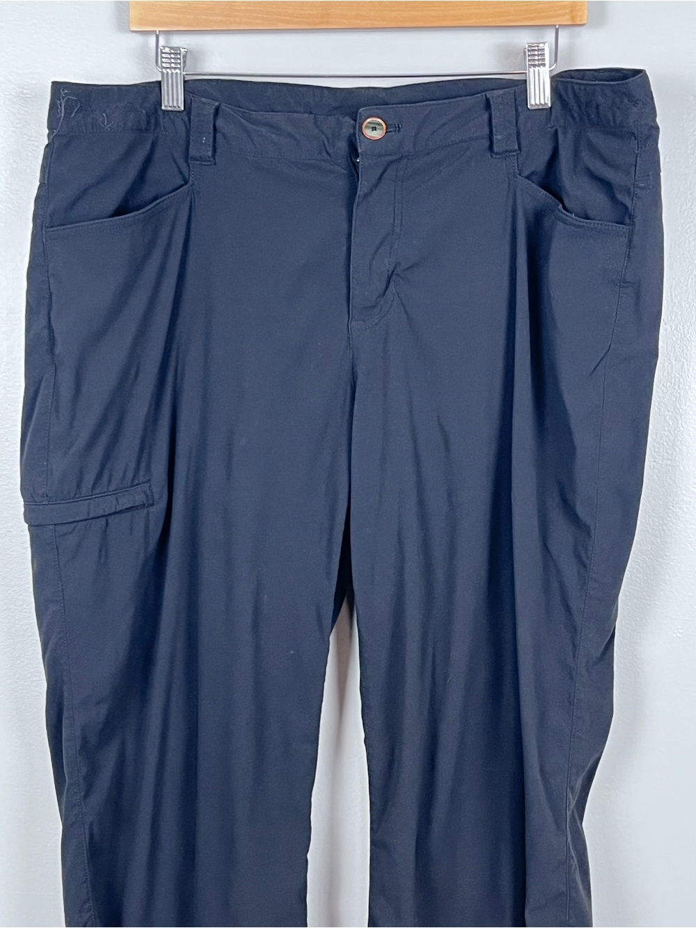 Eddie Bauer Women's Travex Black Nylon Cargo Hiking Capris Size 16; Outdoor - Picture 2 of 11
